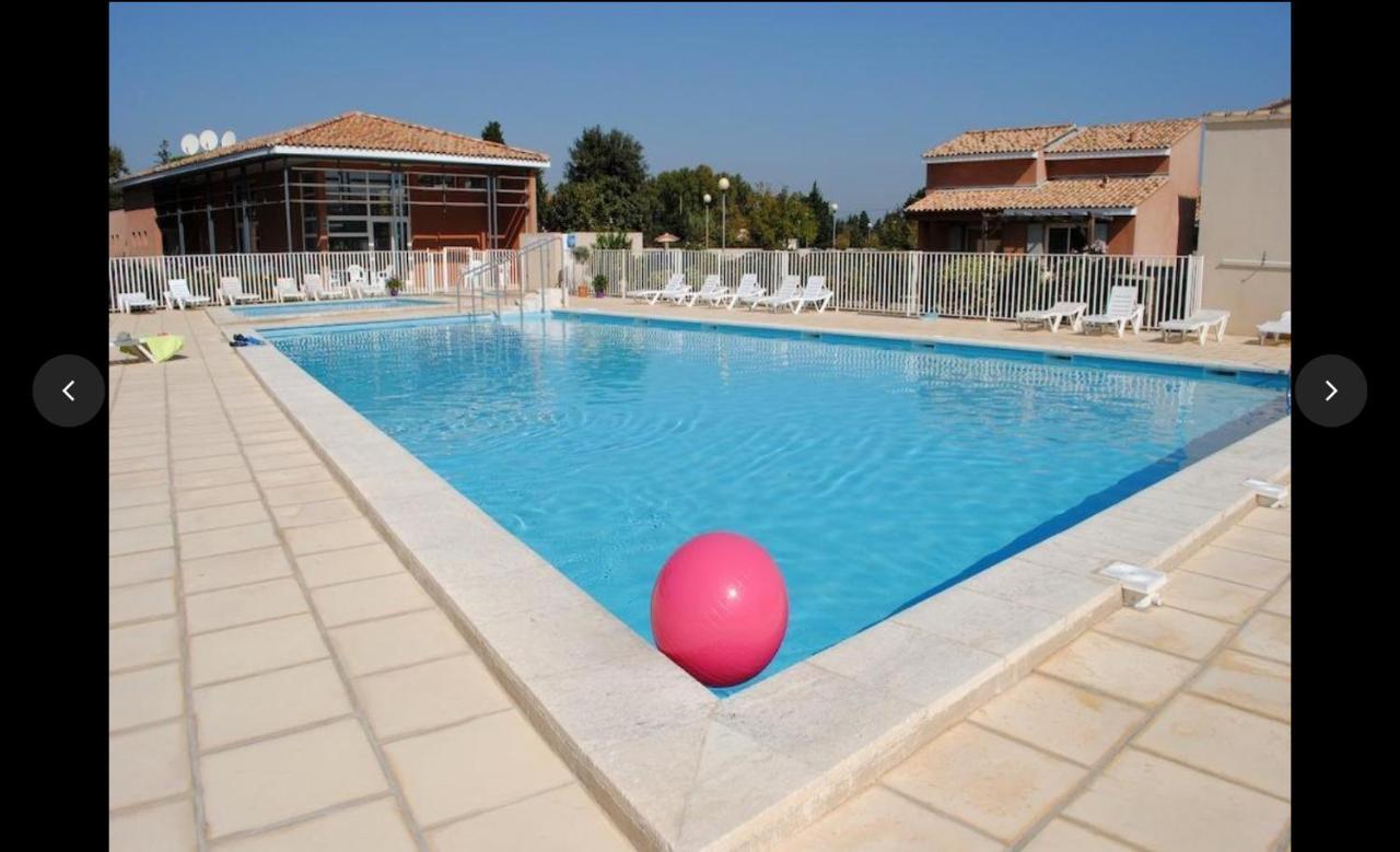 Maison Plain Pied Avec Climatisation Dans Une Residence Privee Avec Piscine Сен-Сатурнен-ле-Апт Экстерьер фото